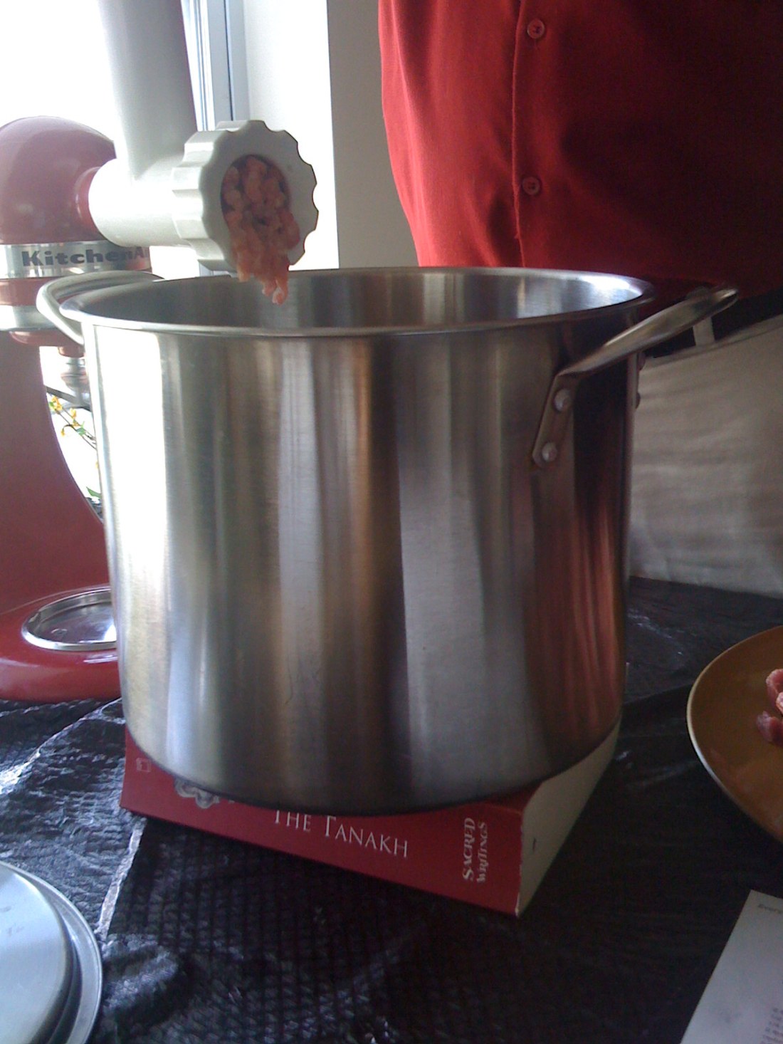 grind Notice what book is supporting the pot. Not kosher....(also not my idea).