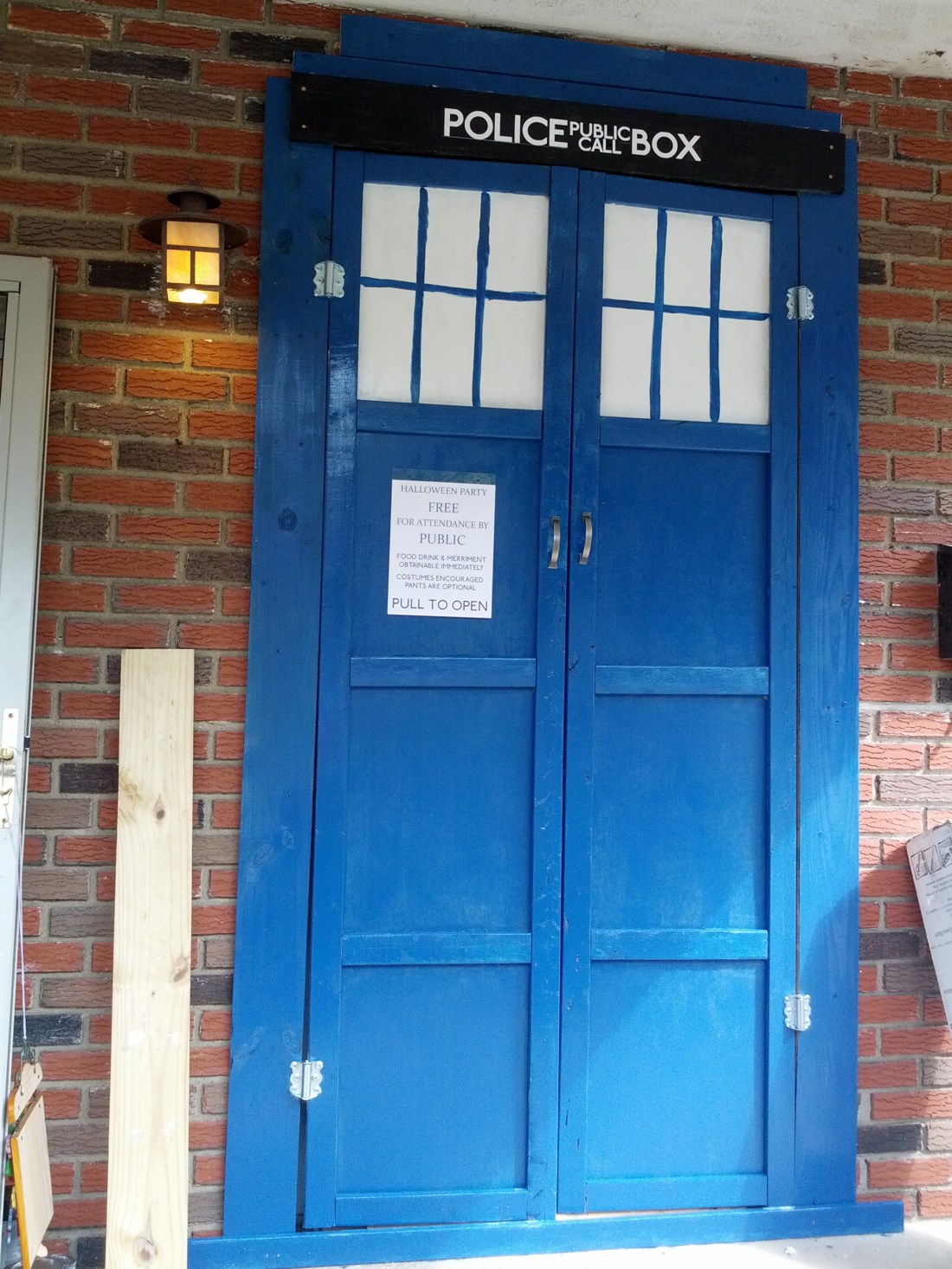 2012-10-12 13.21.47 TARDIS front door